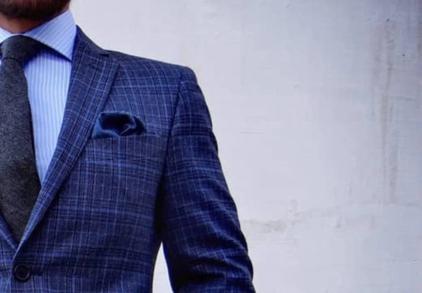 how wide are suit lapels?