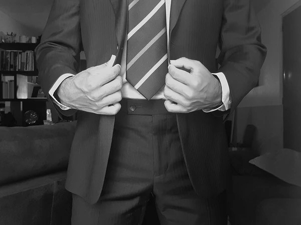 The correct length of a necktie