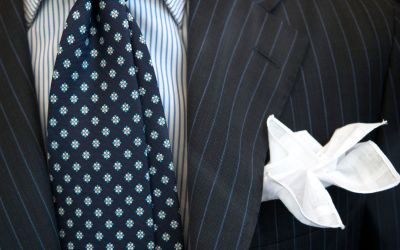 From Bland to Bold: How Pocket Squares Can Add Flair to Your Suit and Tie